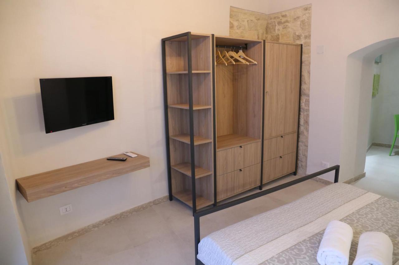 Locus Pendinelli Trani Bed & Breakfast Bagian luar foto