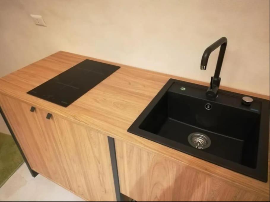Locus Pendinelli Trani Bed & Breakfast Bagian luar foto