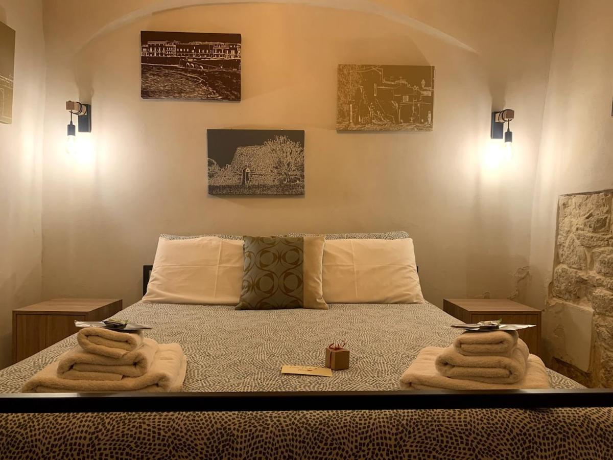 Locus Pendinelli Trani Bed & Breakfast Bagian luar foto
